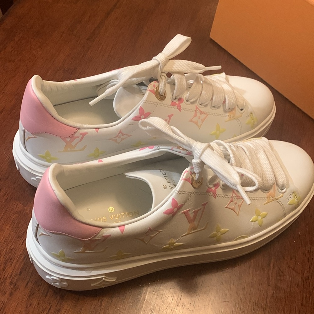 Authentic Luise Vuitton Limited edition sneakers with beautiful colorful… - Picture 3 of 16